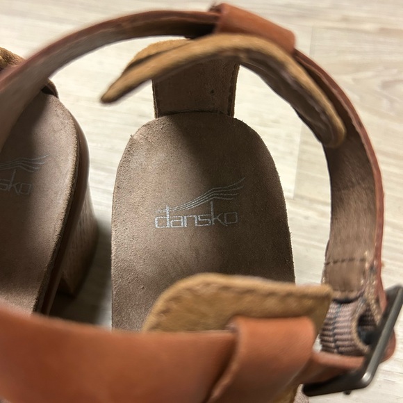 Dansko Sandals Dominique Tan Brown Women 40 US 9.5-10 Block Heel Leather Suede - Picture 11 of 13